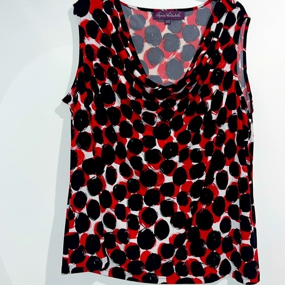 Gloria Vanderbilt red black white top. Size 22/24.